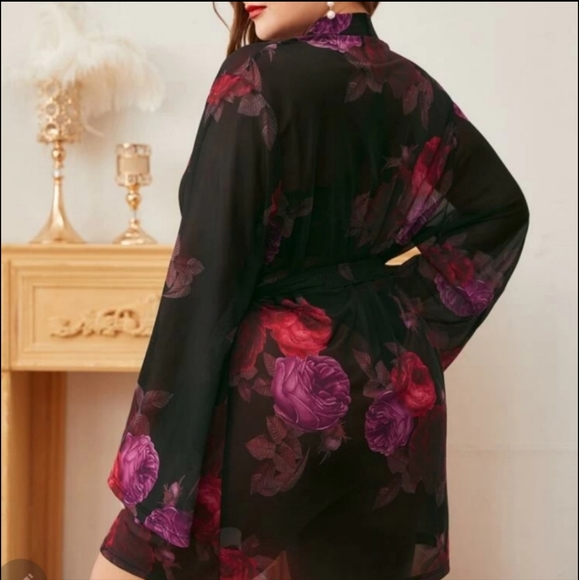 Floral Robe - Picture 2 of 3